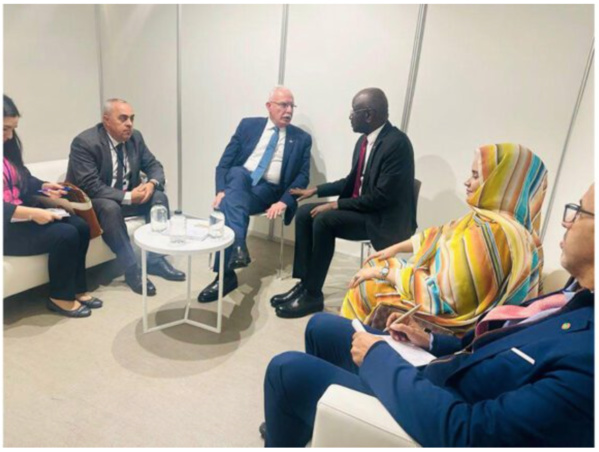 Le ministre des Affaires étrangères rencontre son homologue palestinien