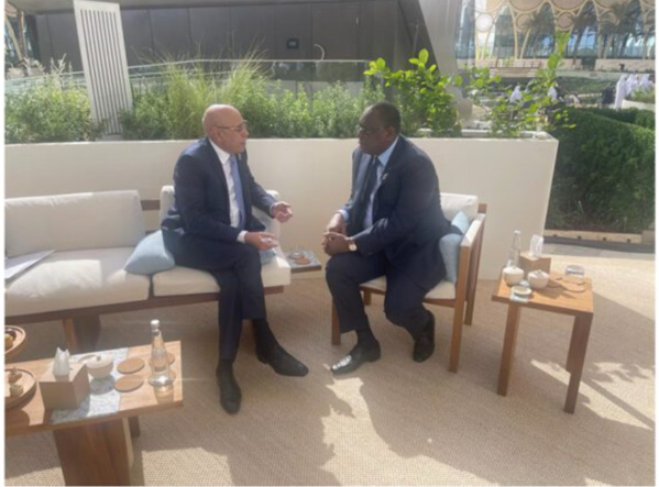 Le Président de la République s’entretient avec le président sénégalais Le Président de la République s’entretient avec le président sénégalais