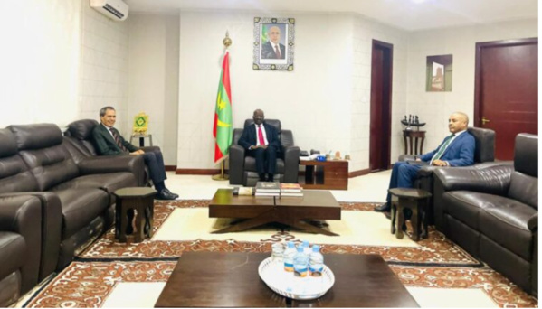 Le ministre des Affaires étrangères reçoit l’ambassadeur du Maroc