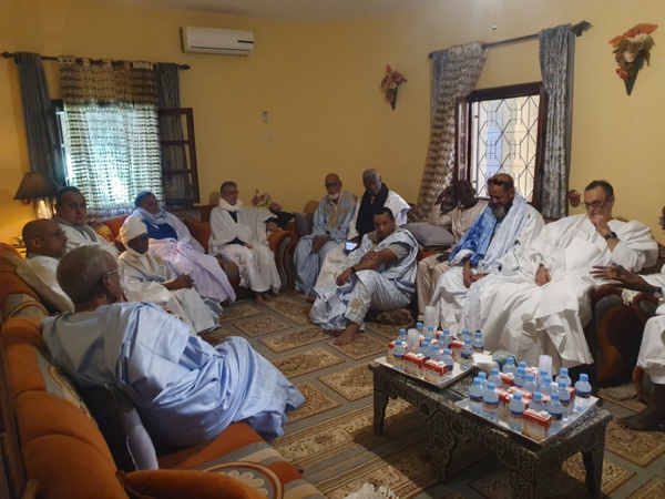 Au nom du chef de l’Etat une délégation présente ses condoléances à la famille de feu Dr Abdellahi Ould Soueid Ahmed Au nom du chef de l’Etat une délégation présente ses condoléances à la famille de feu Dr Abdellahi Ould Soueid Ahmed