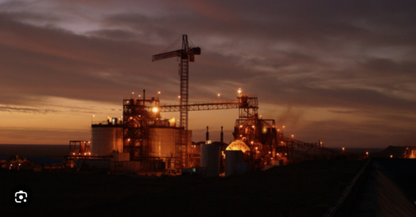 Le ministre des Finances reçoit une délégation de la Société Kinross Le ministre des Finances reçoit une délégation de la Société Kinross