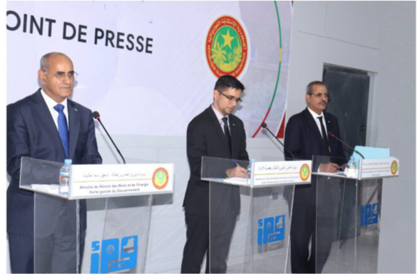 Des membres du Gouvernement ont commenté, mercredi, à Nouakchott, les résultats des travaux du conseil des ministres tenu dans tôt dans la matinée. Il s’agit des ministres du Pétrole, de l’Energie et des Mines, Porte-parole du Gouvernement, M. Nani Des membres du Gouvernement ont commenté, mercredi, à Nouakchott, les résultats des travaux du conseil des ministres tenu dans tôt dans la matinée. Il s’agit des ministres du Pétrole, de l’Energie et des Mines, Porte-parole du Gouvernement, M. Nani