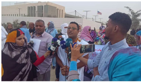 Des journalistes mauritaniens organisent une manifestation de solidarité avec le peuple palestinien Des journalistes mauritaniens organisent une manifestation de solidarité avec le peuple palestinien