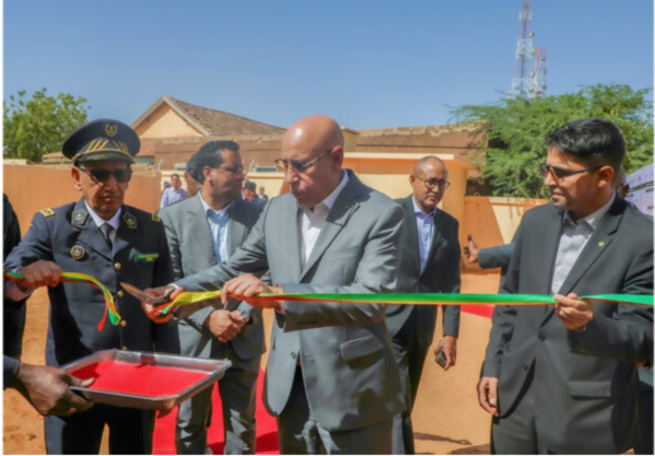 Pose de la 1ère pierre du premier axe du projet de couverture en communication des zones frontalières sud Pose de la 1ère pierre du premier axe du projet de couverture en communication des zones frontalières sud