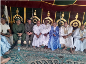 M. Ahmed Ould Neini présente les condoléances du Président de la République à la famille Ehel Ethmane M. Ahmed Ould Neini présente les condoléances du Président de la République à la famille Ehel Ethmane