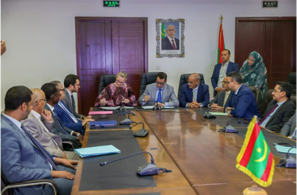 Signature de deux conventions de don et de prêt entre notre pays et la BAD Signature de deux conventions de don et de prêt entre notre pays et la BAD