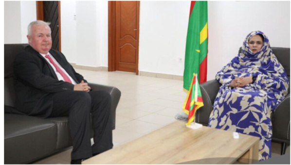 La ministre de l’Emploi reçoit l’ambassadeur du Royaume-Uni La ministre de l’Emploi reçoit l’ambassadeur du Royaume-Uni