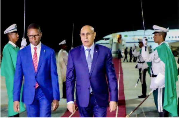 Le Président de la République regagne Nouakchott à l’issue d’une visite d’amitié et de travail en Algérie Le Président de la République regagne Nouakchott à l’issue d’une visite d’amitié et de travail en Algérie