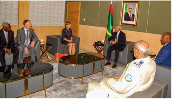 Le ministre de la Défense s’entretient avec la ministre des Relations extérieures et de la Coopération de la Principauté de Monaco Le ministre de la Défense s’entretient avec la ministre des Relations extérieures et de la Coopération de la Principauté de Monaco