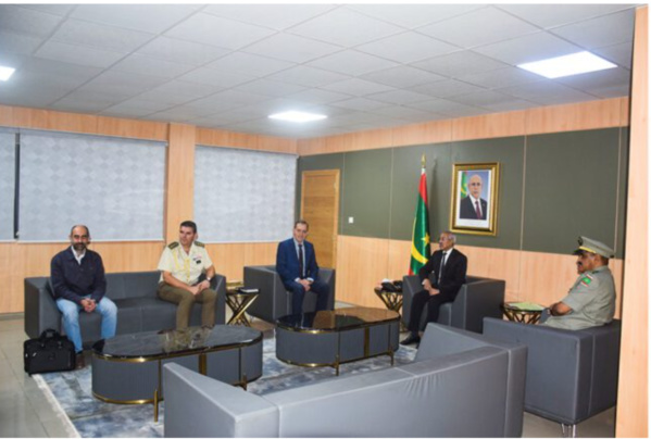 Le ministre de la défense reçoit le commandant du commandement opérationnel de l’armée espagnole Le ministre de la défense reçoit le commandant du commandement opérationnel de l’armée espagnole