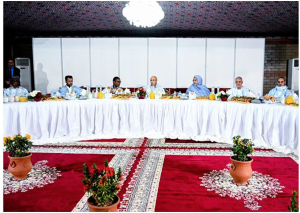 Le Président de la République offre un Iftar en l’honneur des chefs de partis politiques, des imams et des représentants de la société civile