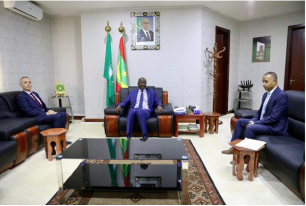 Le ministre des Affaires étrangères reçoit un représentant de l’UNICEF Le ministre des Affaires étrangères reçoit un représentant de l’UNICEF