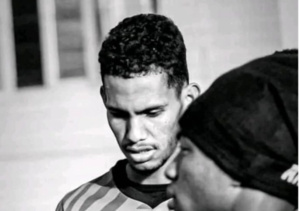 Un geste symbolique face à une perte irréparable : Le don de l’AS Douanes à la famille de Mohamed El Mokhtar soulève des interrogations Un geste symbolique face à une perte irréparable : Le don de l’AS Douanes à la famille de Mohamed El Mokhtar soulève des interrogations