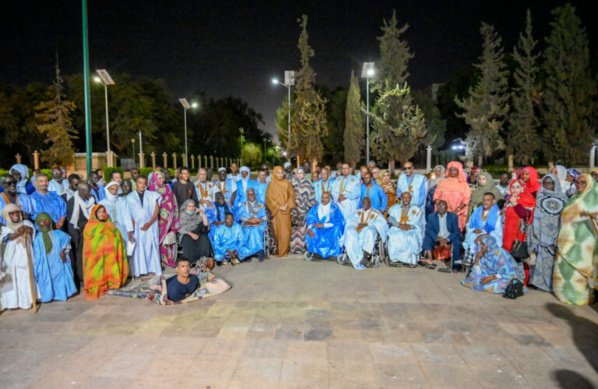 La Première Dame offre un diner en l’honneur d’un groupe de personnes handicapées La Première Dame offre un diner en l’honneur d’un groupe de personnes handicapées