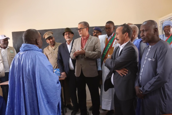 Gorgol: le Délégué Général de TAAZOUR inaugure le collège d'El Hela et s'engage à étudier les problèmes liés à l'accès de la commune de Melzem Teichet à l'eau Gorgol: le Délégué Général de TAAZOUR inaugure le collège d'El Hela et s'engage à étudier les problèmes liés à l'accès de la commune de Melzem Teichet à l'eau