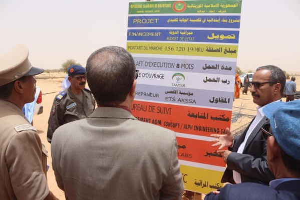 Gorgol: le Délégué Général de TAAZOUR inaugure le collège d'El Hela et s'engage à étudier les problèmes liés à l'accès de la commune de Melzem Teichet à l'eau Gorgol: le Délégué Général de TAAZOUR inaugure le collège d'El Hela et s'engage à étudier les problèmes liés à l'accès de la commune de Melzem Teichet à l'eau