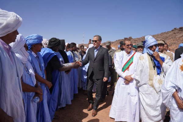 Adrar toujours : Le Délégué Général de TAAZOUR inaugure une école à Mhaïreth et s'engage à étudier les problèmes liés à l'approvisionnement en eau du village-oasis Adrar toujours : Le Délégué Général de TAAZOUR inaugure une école à Mhaïreth et s'engage à étudier les problèmes liés à l'approvisionnement en eau du village-oasis
