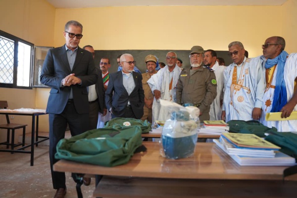 Adrar toujours : Le Délégué Général de TAAZOUR inaugure une école à Mhaïreth et s'engage à étudier les problèmes liés à l'approvisionnement en eau du village-oasis Adrar toujours : Le Délégué Général de TAAZOUR inaugure une école à Mhaïreth et s'engage à étudier les problèmes liés à l'approvisionnement en eau du village-oasis