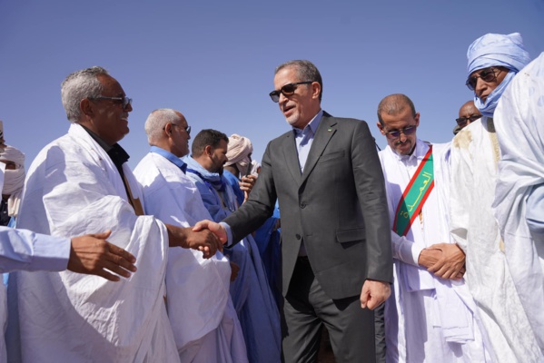 Adrar toujours : Le Délégué Général de TAAZOUR inaugure une école à Mhaïreth et s'engage à étudier les problèmes liés à l'approvisionnement en eau du village-oasis