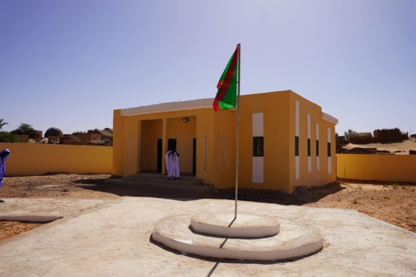 Adrar toujours : Le Délégué Général de TAAZOUR inaugure une école à Mhaïreth et s'engage à étudier les problèmes liés à l'approvisionnement en eau du village-oasis Adrar toujours : Le Délégué Général de TAAZOUR inaugure une école à Mhaïreth et s'engage à étudier les problèmes liés à l'approvisionnement en eau du village-oasis