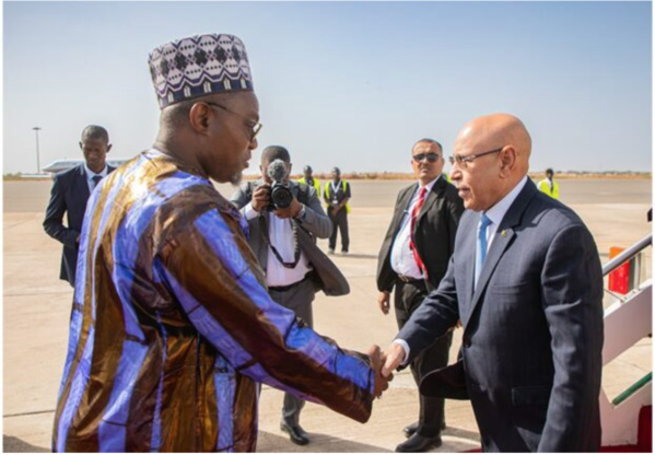 Le Président de la République, Président de l’UA arrive à Banjul pour participer à la Conférence islamique