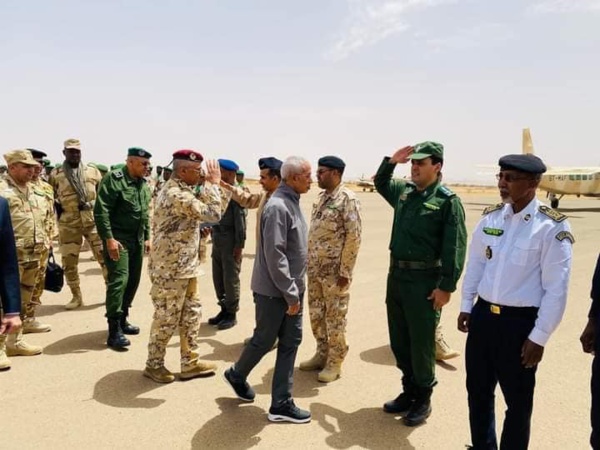 Arrivée des ministres de la Défense nationale et de l’Intérieur à Néma Arrivée des ministres de la Défense nationale et de l’Intérieur à Néma