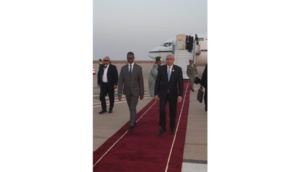 Le Président de la République regagne Nouakchott en provenance de Banjul Le Président de la République regagne Nouakchott en provenance de Banjul
