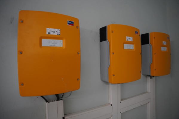 Une première à Aïn Savra: le Délégué Général de TAAZOUR inaugure une centrale électrique Une première à Aïn Savra: le Délégué Général de TAAZOUR inaugure une centrale électrique