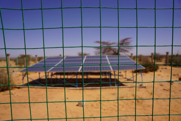 Le Délégué Général de TAAZOUR pose la première pierre d'une adduction d'eau potable dans le village d'Areyth et inaugure une boutique communautaire approvisionnée en vivres. Le Délégué Général de TAAZOUR pose la première pierre d'une adduction d'eau potable dans le village d'Areyth et inaugure une boutique communautaire approvisionnée en vivres.