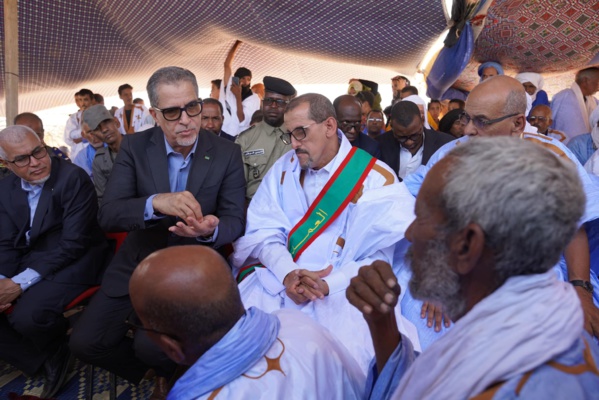 Le Délégué Général de TAAZOUR pose la première pierre d'une adduction d'eau potable dans le village d'Areyth et inaugure une boutique communautaire approvisionnée en vivres. Le Délégué Général de TAAZOUR pose la première pierre d'une adduction d'eau potable dans le village d'Areyth et inaugure une boutique communautaire approvisionnée en vivres.