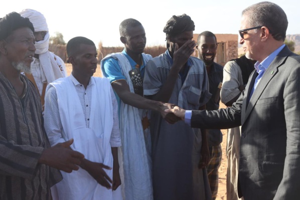 En partant d'Atar, le D.G de Taazour s'arrête dans le village de Tavajar et promet d'intervenir En partant d'Atar, le D.G de Taazour s'arrête dans le village de Tavajar et promet d'intervenir