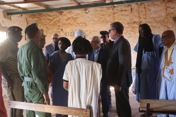 En partant d'Atar, le D.G de Taazour s'arrête dans le village de Tavajar et promet d'intervenir En partant d'Atar, le D.G de Taazour s'arrête dans le village de Tavajar et promet d'intervenir