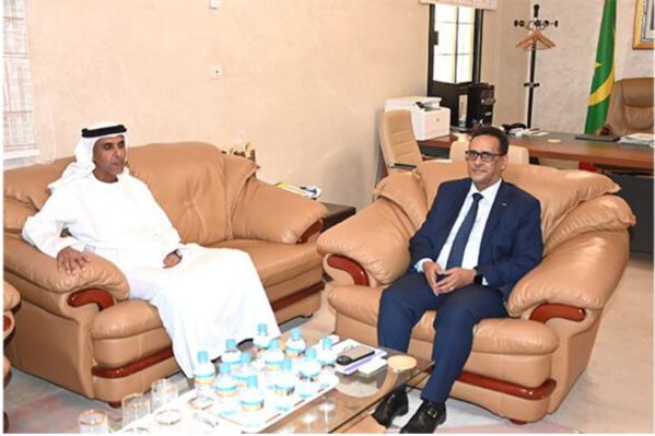 Le ministre reçoit le directeur exécutif de la course de chameaux Le ministre reçoit le directeur exécutif de la course de chameaux