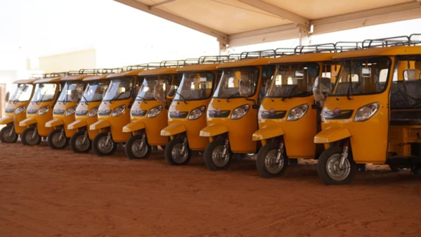 Assaba : Le Président de la République visite les logements sociaux construits par TAAZOUR et assiste au lancement du programme pour l'emploi et  l'insertion socioéconomique des jeunes de Kiffa  Assaba : Le Président de la République visite les logements sociaux construits par TAAZOUR et assiste au lancement du programme pour l'emploi et  l'insertion socioéconomique des jeunes de Kiffa