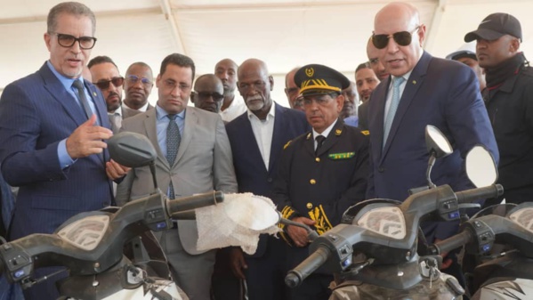 Assaba : Le Président de la République visite les logements sociaux construits par TAAZOUR et assiste au lancement du programme pour l'emploi et  l'insertion socioéconomique des jeunes de Kiffa 