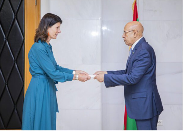 Le Président de la République reçoit les lettres de créance de l’ambassadeur du Royaume des Pays-Bas Le Président de la République reçoit les lettres de créance de l’ambassadeur du Royaume des Pays-Bas