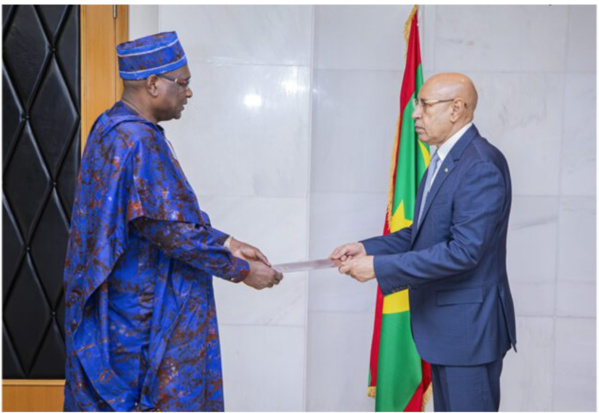 Le Président de la République reçoit les lettres de créance de l’Ambassadeur de la République du Burkina Faso Le Président de la République reçoit les lettres de créance de l’Ambassadeur de la République du Burkina Faso