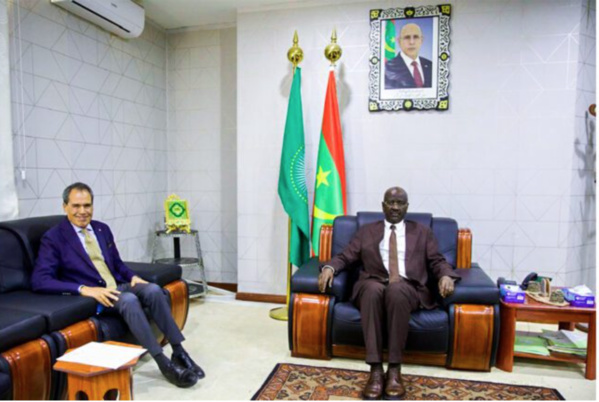 Le ministre des Affaires étrangères reçoit l’ambassadeur du Maroc