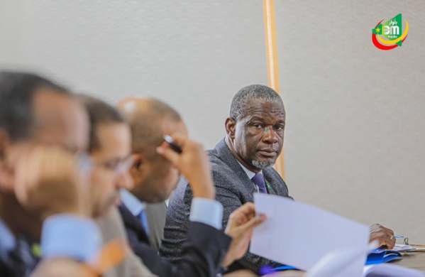 Le Délégué Général préside une réunion du comité d'administration de TAAZOUR Le Délégué Général préside une réunion du comité d'administration de TAAZOUR