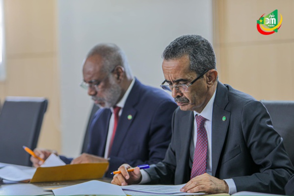 Le Délégué Général préside une réunion du comité d'administration de TAAZOUR Le Délégué Général préside une réunion du comité d'administration de TAAZOUR