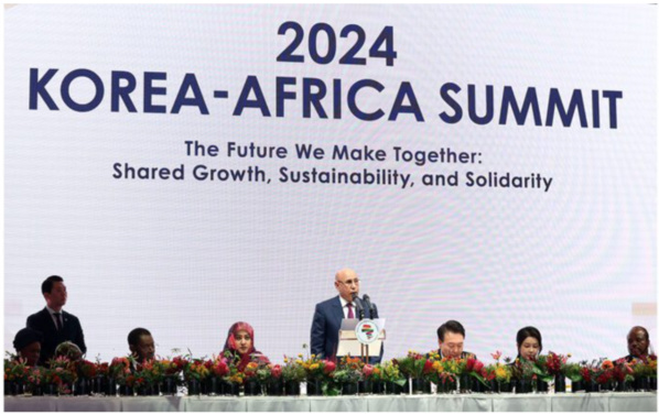 Le Président de la République, Président de l’Union africaine appelle à un partenariat viable entre l’Afrique et la Corée Le Président de la République, Président de l’Union africaine appelle à un partenariat viable entre l’Afrique et la Corée