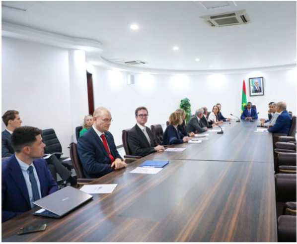 Le Premier ministre reçoit le Bureau du Club des investisseurs européens dans notre pays Le Premier ministre reçoit le Bureau du Club des investisseurs européens dans notre pays