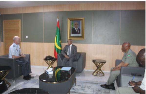 Le ministre de la Défense nationale reçoit le commandant du Collège de défense de l’OTAN à Rome Le ministre de la Défense nationale reçoit le commandant du Collège de défense de l’OTAN à Rome