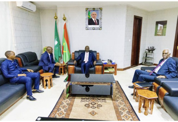 Le ministre des Affaires étrangères reçoit l’ambassadeur guinéen Le ministre des Affaires étrangères reçoit l’ambassadeur guinéen