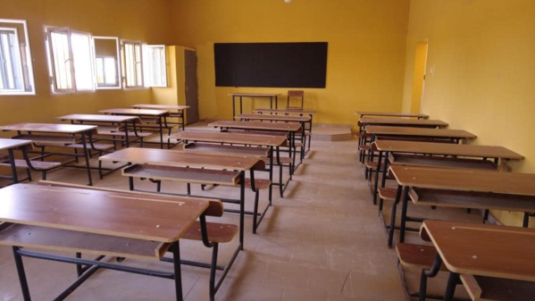 Au coeur de l'Aftout, le Délégué Général de TAAZOUR inaugure et lance d'importants agricoles et éducatifs Au coeur de l'Aftout, le Délégué Général de TAAZOUR inaugure et lance d'importants agricoles et éducatifs