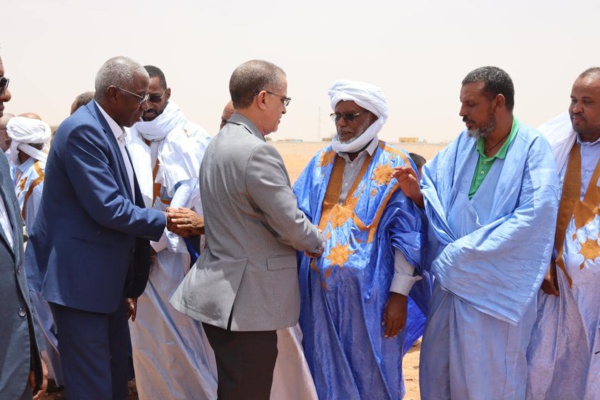 Au coeur de l'Aftout, le Délégué Général de TAAZOUR inaugure et lance d'importants agricoles et éducatifs Au coeur de l'Aftout, le Délégué Général de TAAZOUR inaugure et lance d'importants agricoles et éducatifs