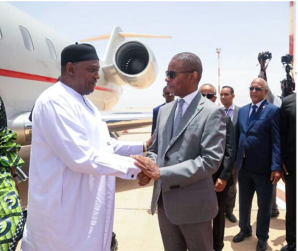 Le Président gambien à Nouakchott pour l’investiture du Président élu Le Président gambien à Nouakchott pour l’investiture du Président élu