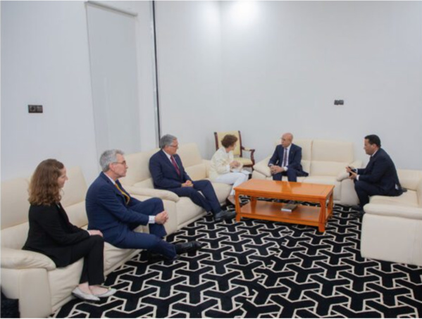 Le Président de la République rencontre la délégation américaine participant à la cérémonie d’investiture Le Président de la République rencontre la délégation américaine participant à la cérémonie d’investiture