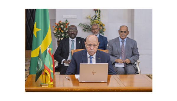 Le Président de la République, s’entretient avec le directeur général du Centre africain de contrôle et de prévention des maladies Le Président de la République, s’entretient avec le directeur général du Centre africain de contrôle et de prévention des maladies