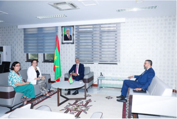 Le ministre de l’Économie et des Finances reçoit l’ambassadrice d’Espagne Le ministre de l’Économie et des Finances reçoit l’ambassadrice d’Espagne